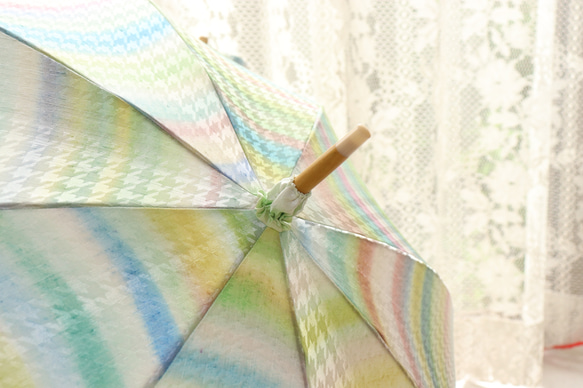 手描き晴雨兼用日傘『虹の根元に着いた時』（着物にも洋服にも・限定一本） 8枚目の画像