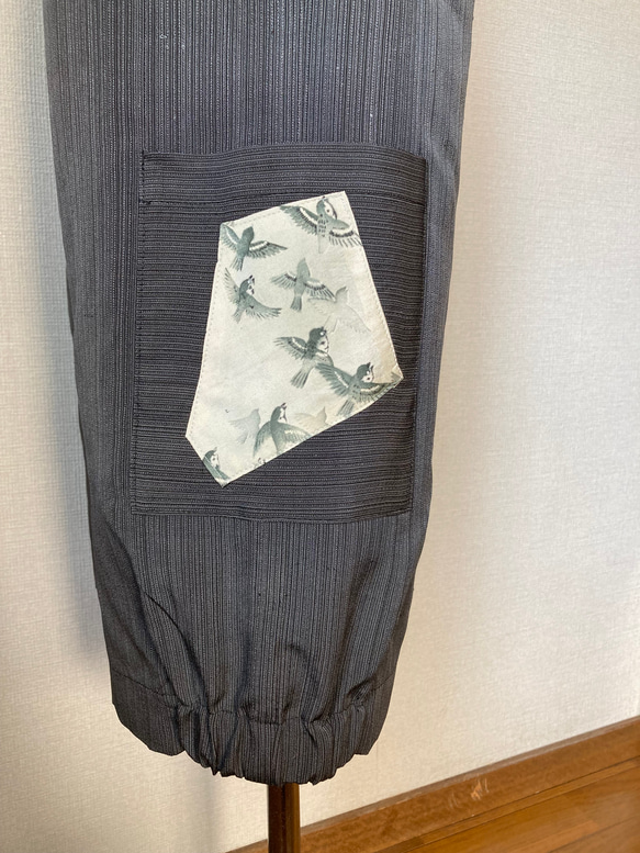 着物リメイク　裾ふっくらパンツ　ハンドメイド　絹　グレー　雀 7枚目の画像