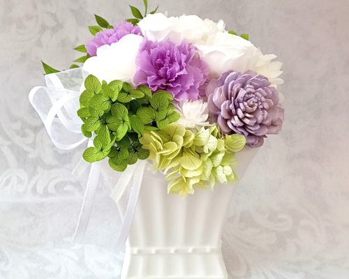 白バラの清楚な仏花 ＊ プリザーブドフラワー 仏花 喪中見舞い お供え