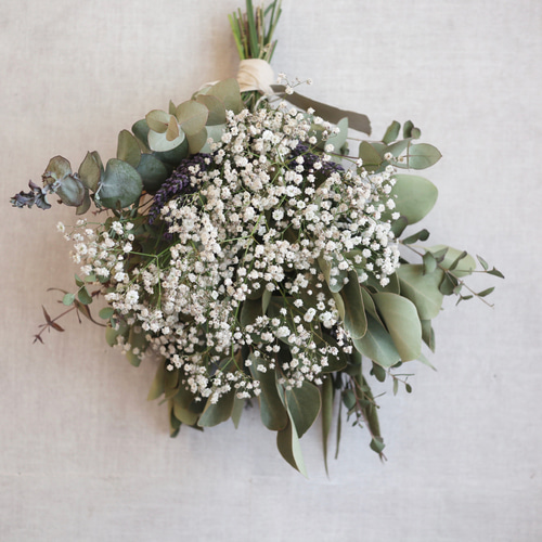 たっぷりかすみ草とユーカリのナチュラルスワッグ〜 ドライフラワー  