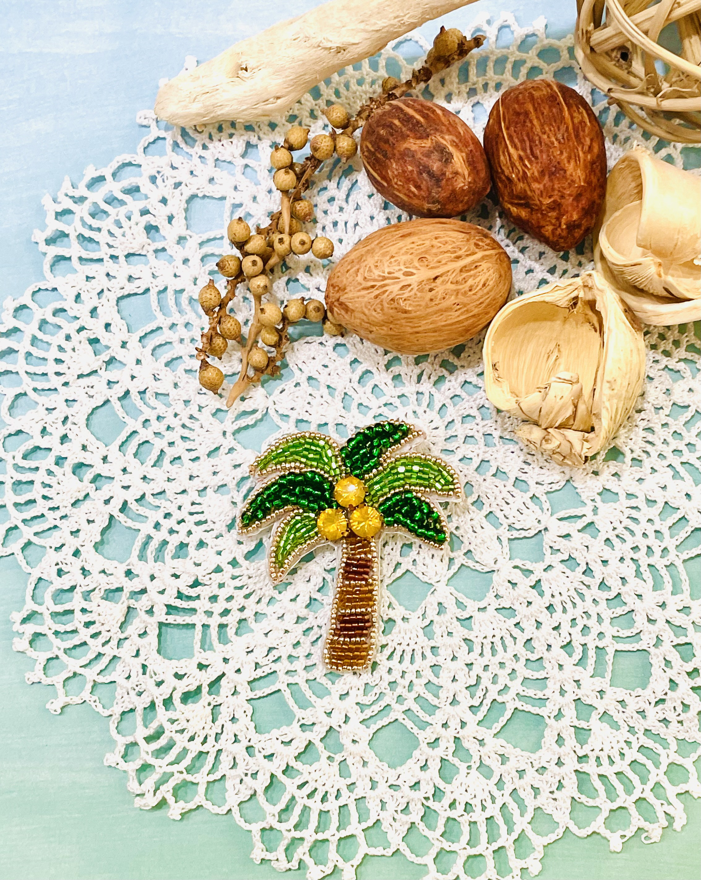 ぐみ様のオーダー品です　ビーズ刺繍ブローチ　ウチの子オーダー4点　ハンドメイド ビーズ刺繍のブローチ・ヤシの木 ブローチ Little Plum 通販 16053068
