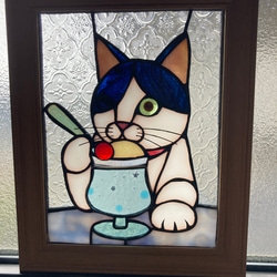 ハチワレ猫とクリームソーダ　ステンドグラス 1枚目の画像