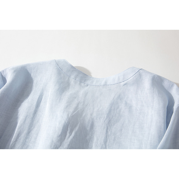 7分袖リネンシャツ　Vネックノットボタンリネンシャツ　前に細いタック　ライトブルーS-Mサイズ　L240 10枚目の画像