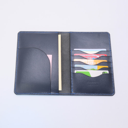 本革 パスポート・お薬手帳・通帳ケースst 型押し革ネイビー①縦縞模様  