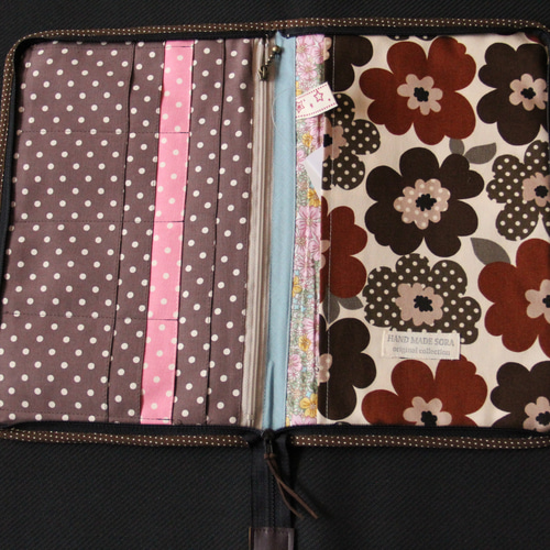 ハンドメイド マルチケース A5サイズラウンドファスナー母子手帳