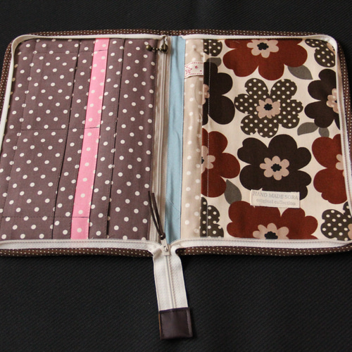 ハンドメイド マルチケース Mサイズ ラウンドファスナー母子手帳ケース