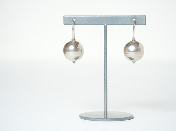 Karensilver 'Ball' pierce 2枚目の画像