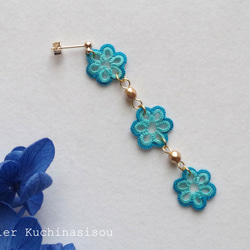 【訂做】梭織蕾絲花捷克珠耳環&lt;海洋藍&gt; 第3張的照片