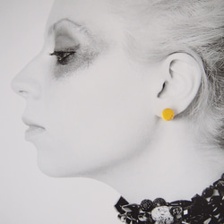 ぷっくり 小丸 美濃焼ピアス イエロー（ハク） ピアス / イヤリング / ノンホールピアス 6枚目の画像