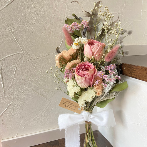 ピンクバラ スターチス 笹葉ユーカリドライフラワースワッグ ピンク