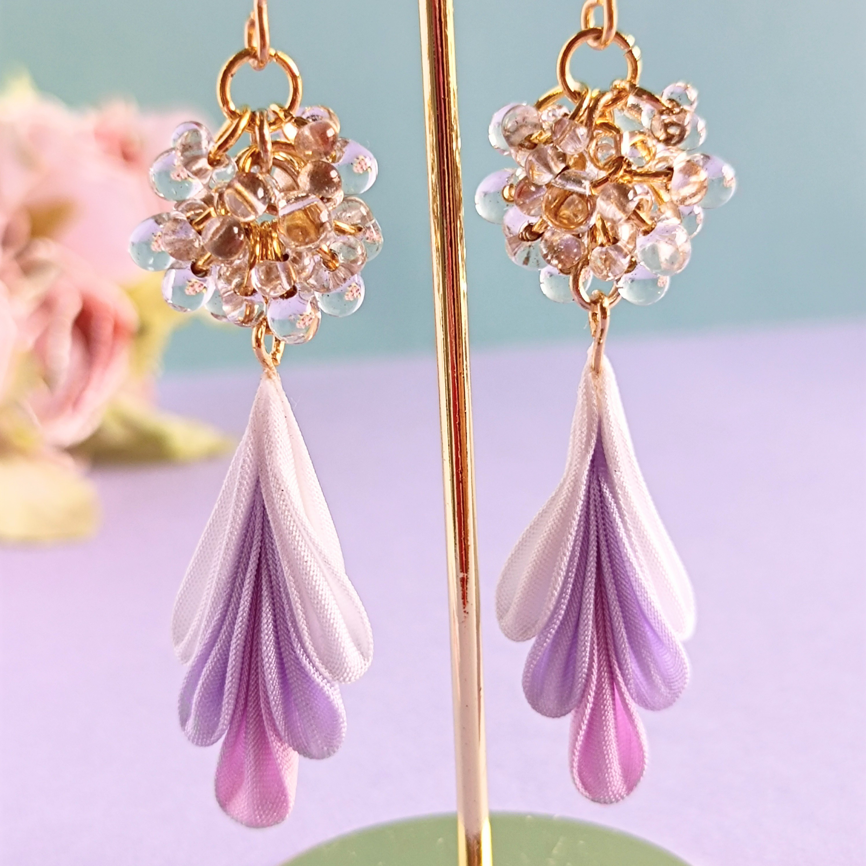 独創的 ハンドメイド 紫陽花とチェコガラスのイヤリング ピンクパープル あじさい 浴衣