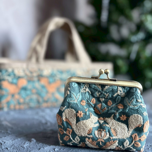 点と線模様製作所 “リスノモリ”がま口ポーチ【 bliss 】小さな巾着付き