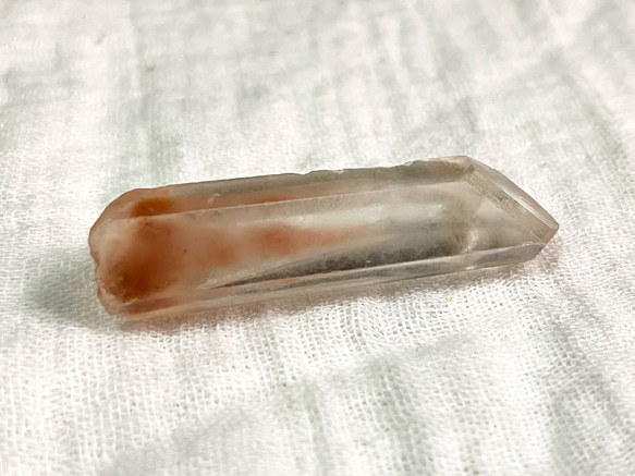 Papaya Quartz  (Amphibole in quartz) マダガスカル産 アンフィボール入り水晶　③ 3枚目の画像