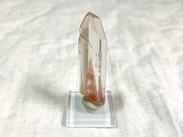 Papaya Quartz  (Amphibole in quartz) マダガスカル産 アンフィボール入り水晶　③ 14枚目の画像