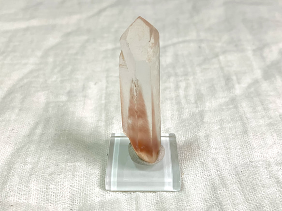 Papaya Quartz  (Amphibole in quartz) マダガスカル産 アンフィボール入り水晶　③ 11枚目の画像