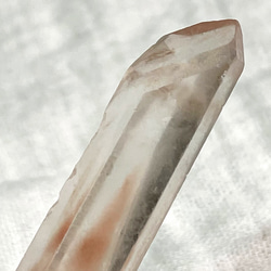 Papaya Quartz  (Amphibole in quartz) マダガスカル産 アンフィボール入り水晶　③ 10枚目の画像