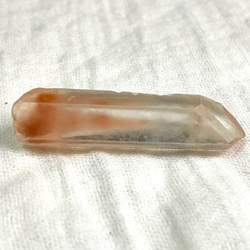 Papaya Quartz  (Amphibole in quartz) マダガスカル産 アンフィボール入り水晶　③ 6枚目の画像