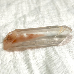 Papaya Quartz  (Amphibole in quartz) マダガスカル産 アンフィボール入り水晶　③ 5枚目の画像