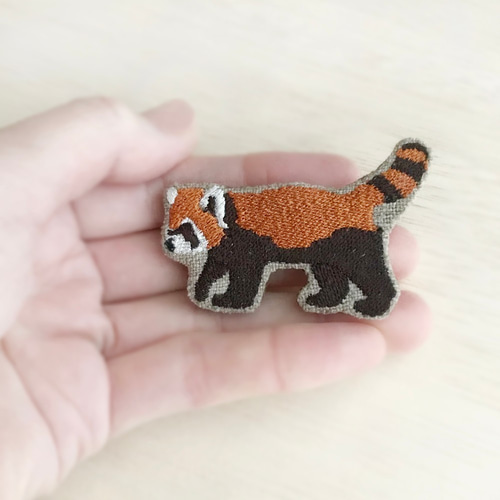 レッサーパンダ刺繍ブローチ【受注制作】 ブローチ jumelle 通販
