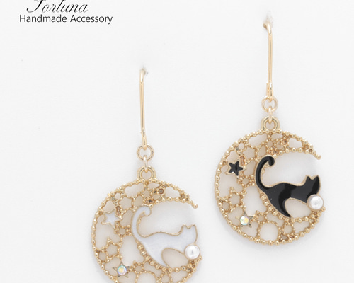 月と猫(1094) ピアス/イヤリング/ノンホールピアス/樹脂ピアス ピアス