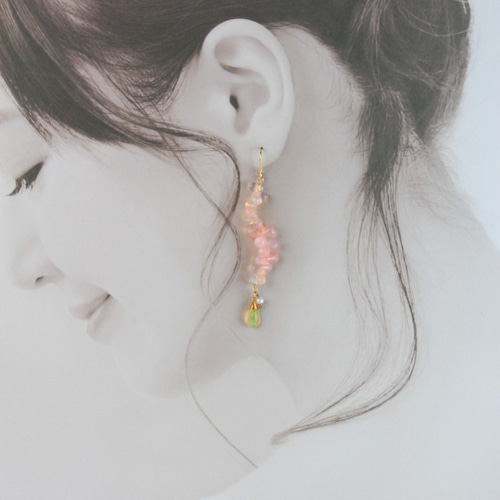 カラーオパール】 オパール ロング耳飾り ピアス（フック・チェーン 