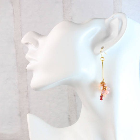 【カラーオパール】　ルビー　ピンクサファイア　ロング耳飾り 3枚目の画像