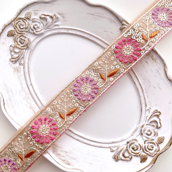 380 【 幅：2.5cm 】 インド刺繍リボン ベージュ チュール