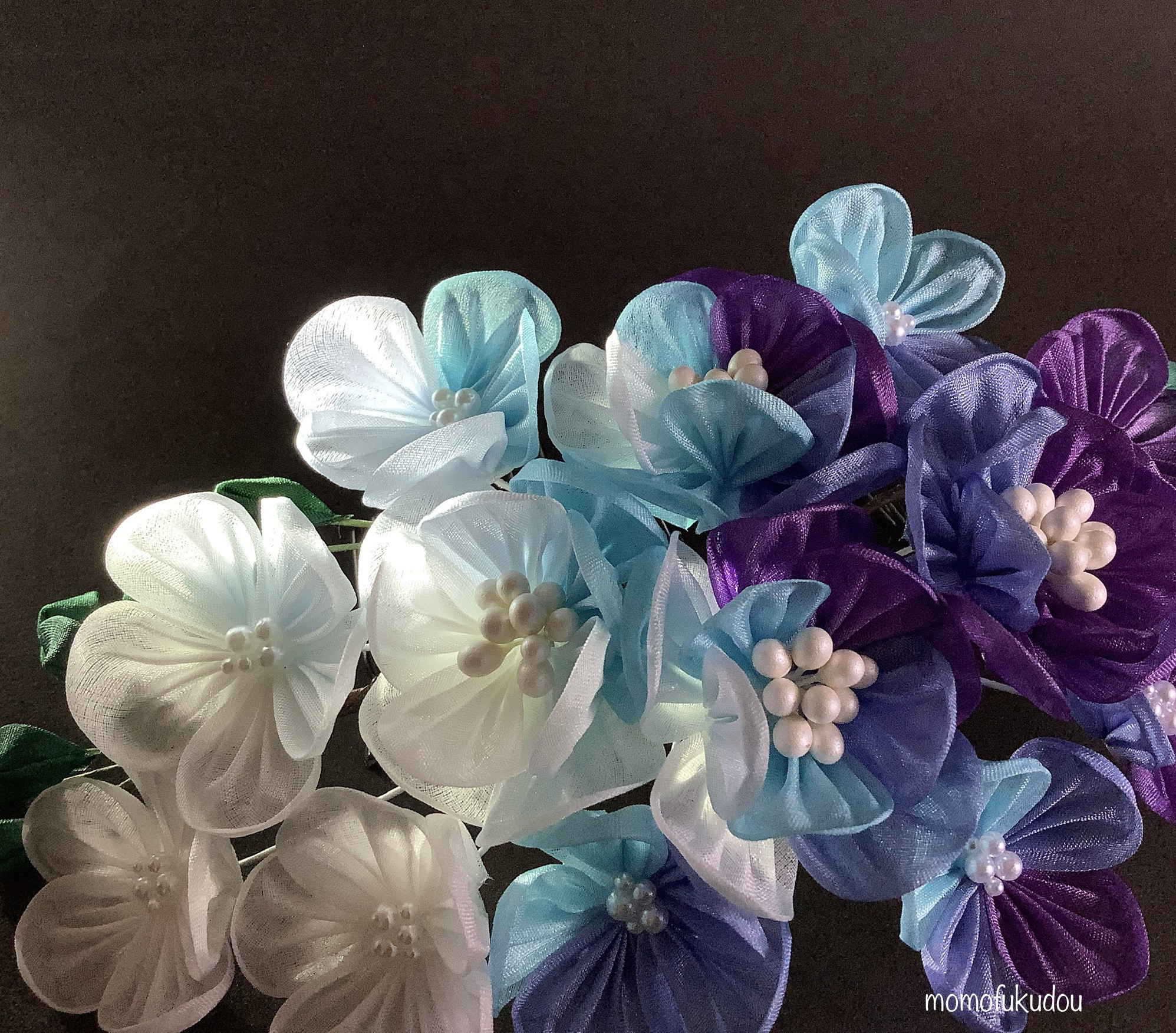 成人式  卒業式　つまみ細工の髪飾り