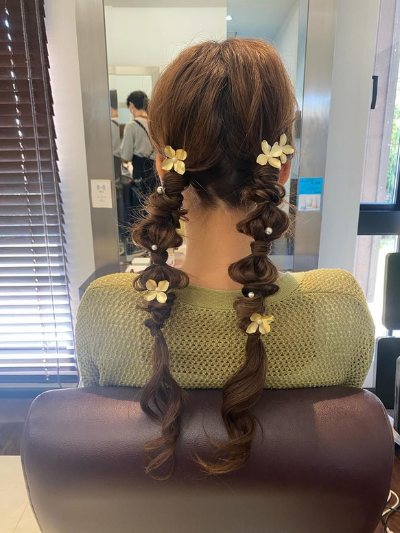 ゴールド　フラワー　パール　ブライダル　ウェディング　ヘアアクセサリー　ヘアピン　Uピン　ピン 6枚目の画像