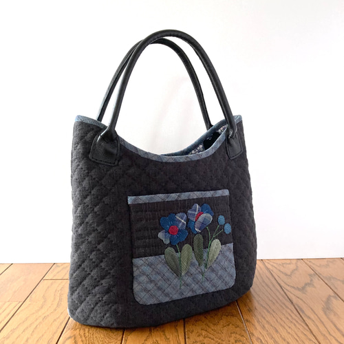 小さめパッチワークキルトバッグ アップリケ 刺繍 花 トート