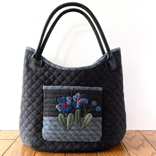 アップリケと刺繍のパッチワークキルトバッグ トートバッグ