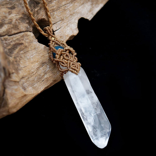 クリスタルポイントとアパタイトマクラメネックレスmac333水晶天然石