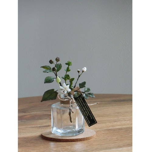 美品 緑玉髄とネフライトの花瓶置物