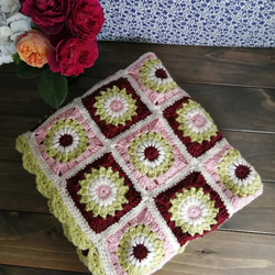 薔薇モチーフ 手編み ひざ掛け ブランケット ピンク ウール 薔薇モチーフ 手編み ひざ掛け ブランケット ピンク ウール ✩.*˚ 薔薇