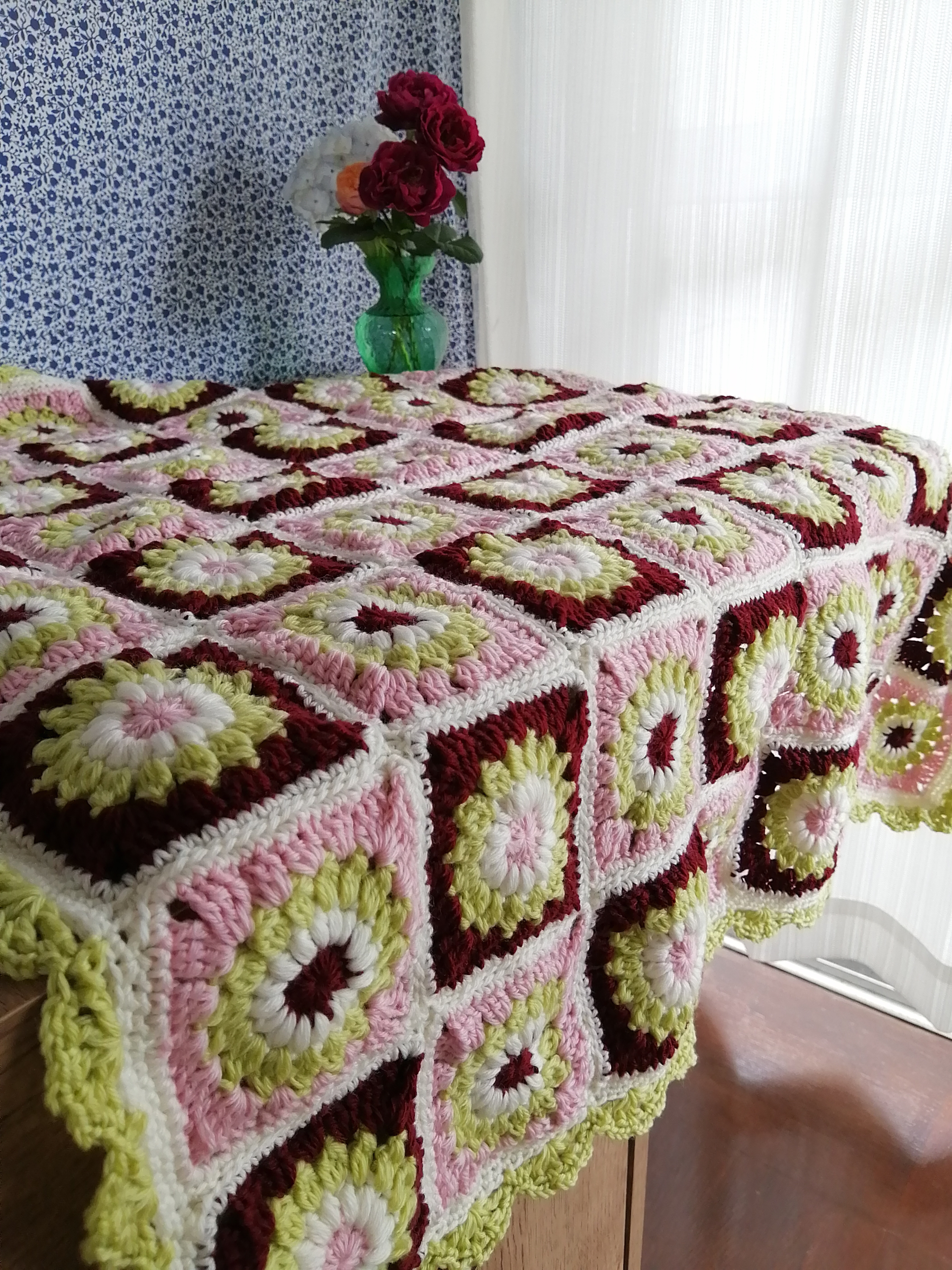 薔薇モチーフ ブランケット 手編み 手編みモチーフばらのブランケット