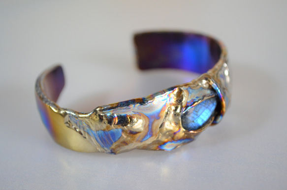 titanium bangle・labradorite・チタンバングル・out of place artifact・63 1枚目の画像