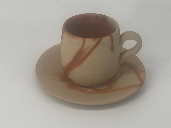 備前焼　コーヒー盌皿　緋襷　紙箱入り 1枚目の画像