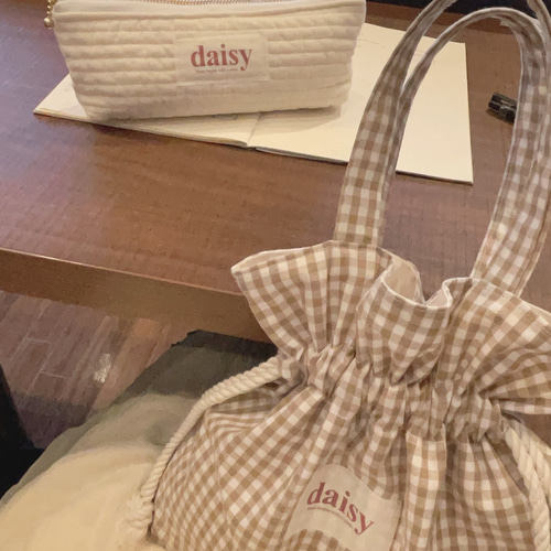 ギンガムチェック巾着バッグ(ベージュ) トートバッグ daisy__hm