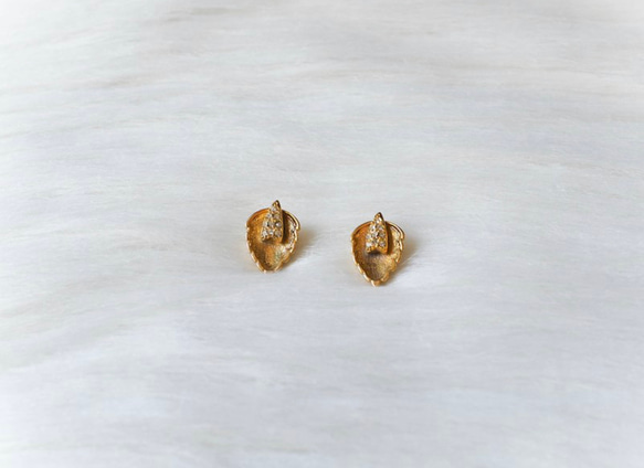 春季浪漫戀愛落葉古蕫珠寶耳針式飾品 耳環 piercing earrings 第4張的照片