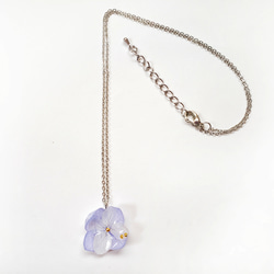 本物の紫陽花　ネックレス　ブルーラベンダー×ホワイト 3枚目の画像