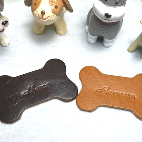 ワンちゃん用ネームタグ】7色・骨型・名前刻印無料・犬猫ネームタグ