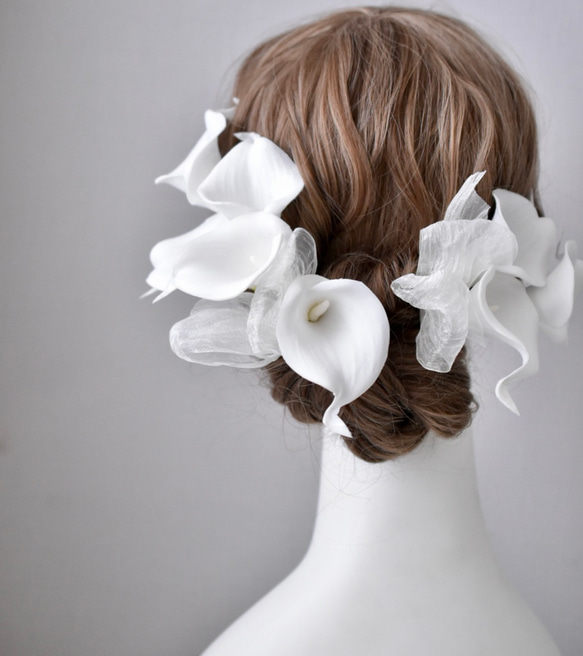 NEW!  ホワイトカラーのシンプルで上品なヘアアクセサリー　ヘッドドレス　ウェディング　成人式　卒業式　ヘアパーツ　 1枚目の画像