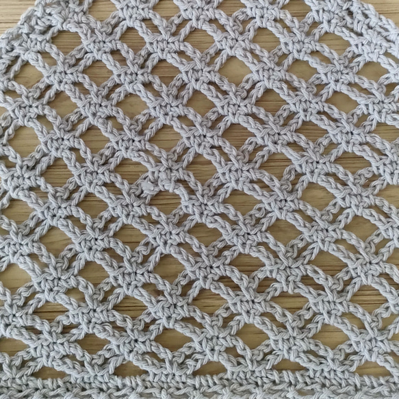 バブーシュカ　大人　スカーフ　ヘッドドレス　ヘアバンド　かぎ針編み　手編み　三角巾　バンダナ　　クロシェ　カフェ　グレー 3枚目の画像