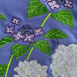 再販　庭の紫陽花刺繍のトートバッグ 4枚目の画像