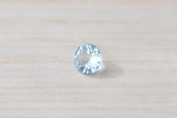 アクアマリン＊ラウンド・カット＊0.37ct＊4.9mm＊BEA-046 2枚目の画像