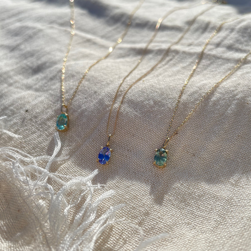 天然石ネックレス／K10YG. カラーチェンジガーネット／Anuenue.