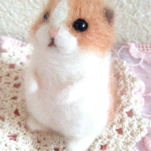 羊毛フェルト❀ふわふわゴールデンハムスター❀ドイツ製グラスアイ