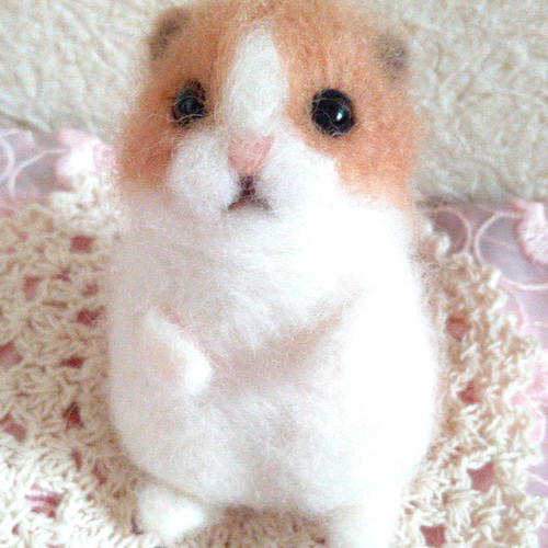 羊毛フェルト❀ふわふわゴールデンハムスター❀ドイツ製グラス