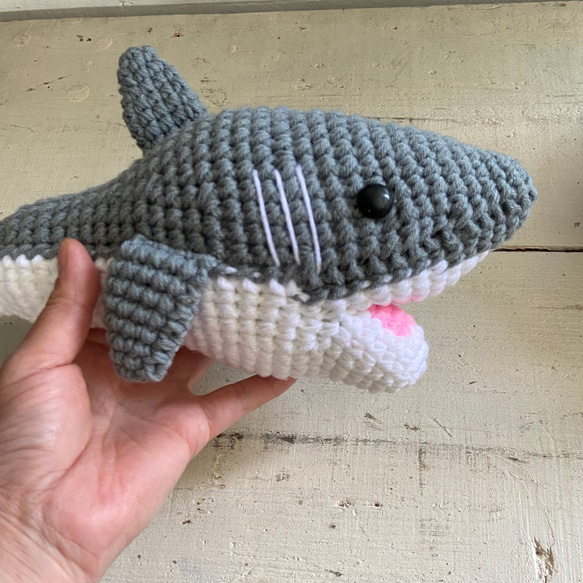 オリジナル 大きな サメ シャーク 編み 編みぐるみ 7枚目の画像