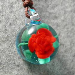 赤バラ とんぼ玉 ガラス ネックレス No2253 3枚目の画像